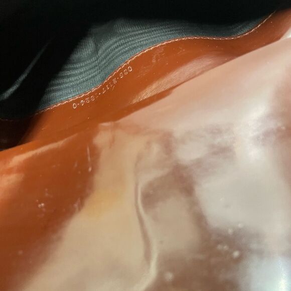 Authentic GUCCI Patent Leather Bifold Long Wallet Brown - Picture 12 of 15